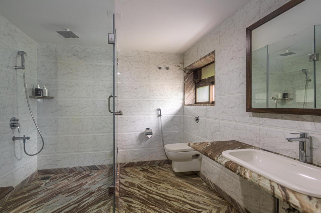 Saffronstays Aura, Alibaug - Luxury Pool Villa With A Game Room And Spacious Lawn Alībāg Buitenkant foto