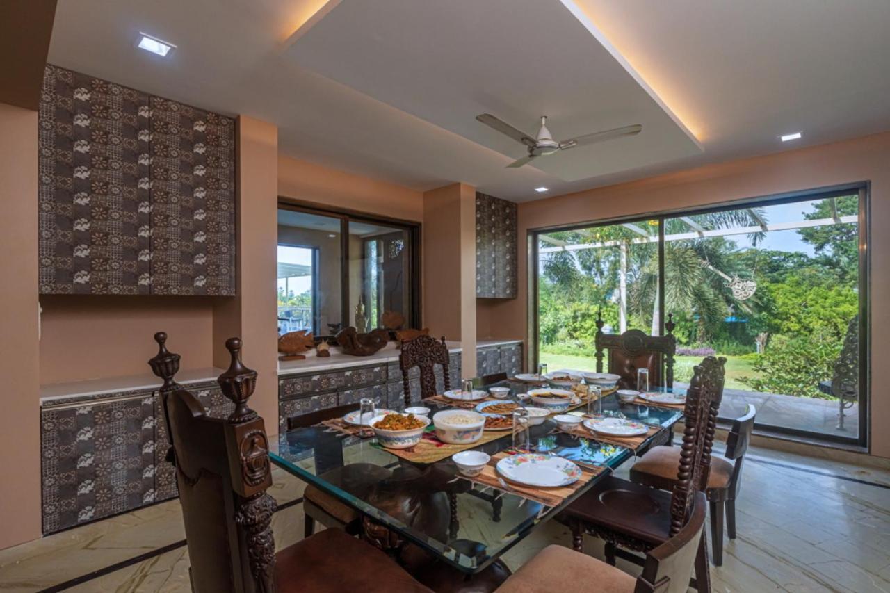 Saffronstays Aura, Alibaug - Luxury Pool Villa With A Game Room And Spacious Lawn Alībāg Buitenkant foto