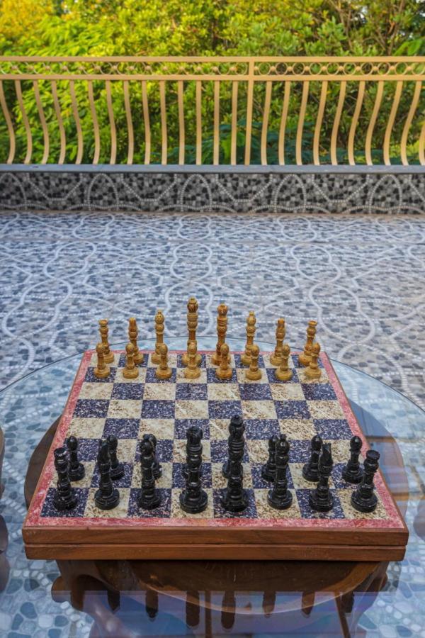 Saffronstays Aura, Alibaug - Luxury Pool Villa With A Game Room And Spacious Lawn Alībāg Buitenkant foto