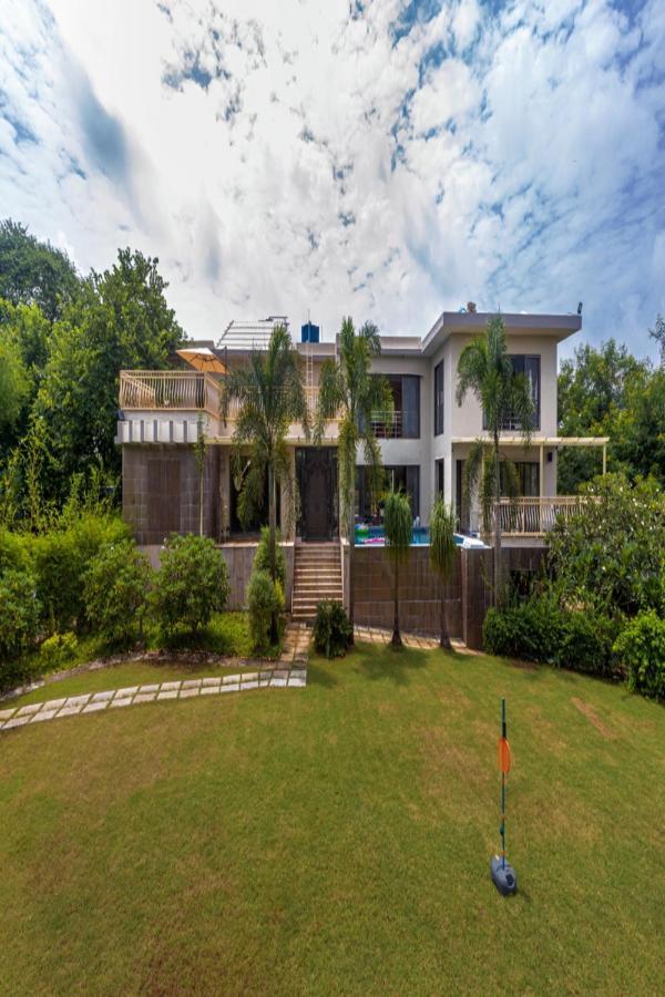Saffronstays Aura, Alibaug - Luxury Pool Villa With A Game Room And Spacious Lawn Alībāg Buitenkant foto