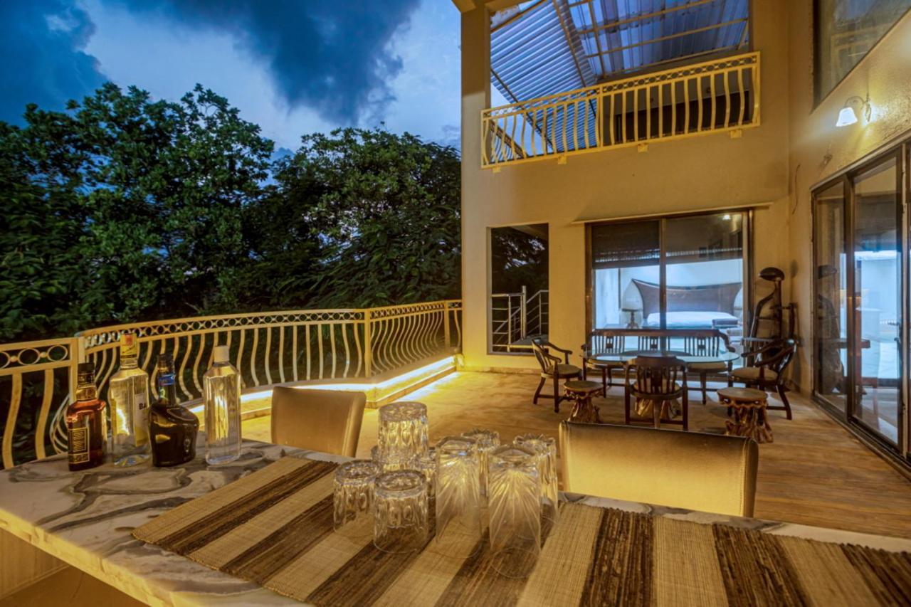 Saffronstays Aura, Alibaug - Luxury Pool Villa With A Game Room And Spacious Lawn Alībāg Buitenkant foto